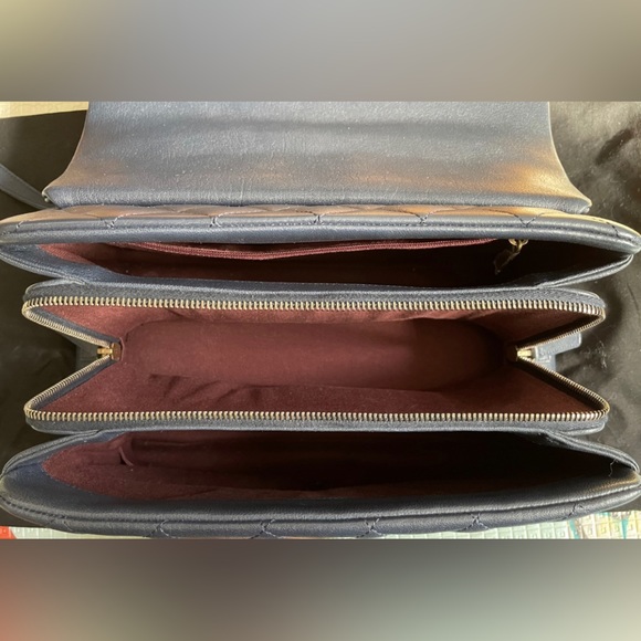 Chanel Trapezio Leather Handbag - Picture 5 of 10